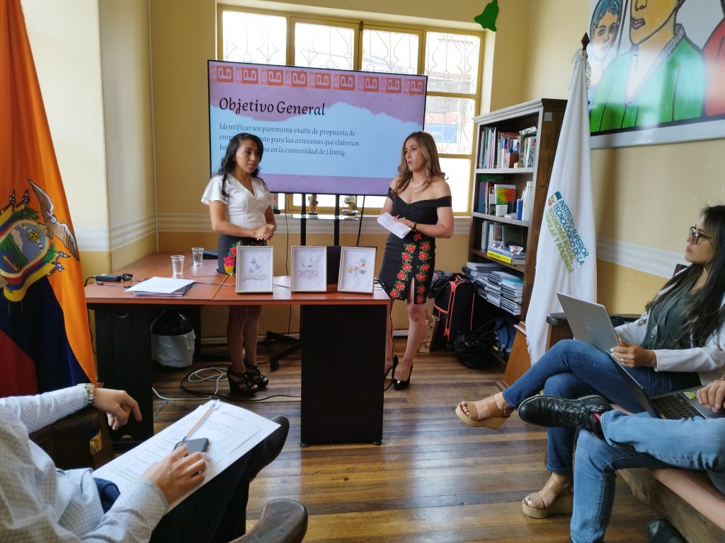 Primera promoción de graduados del ISTEPS