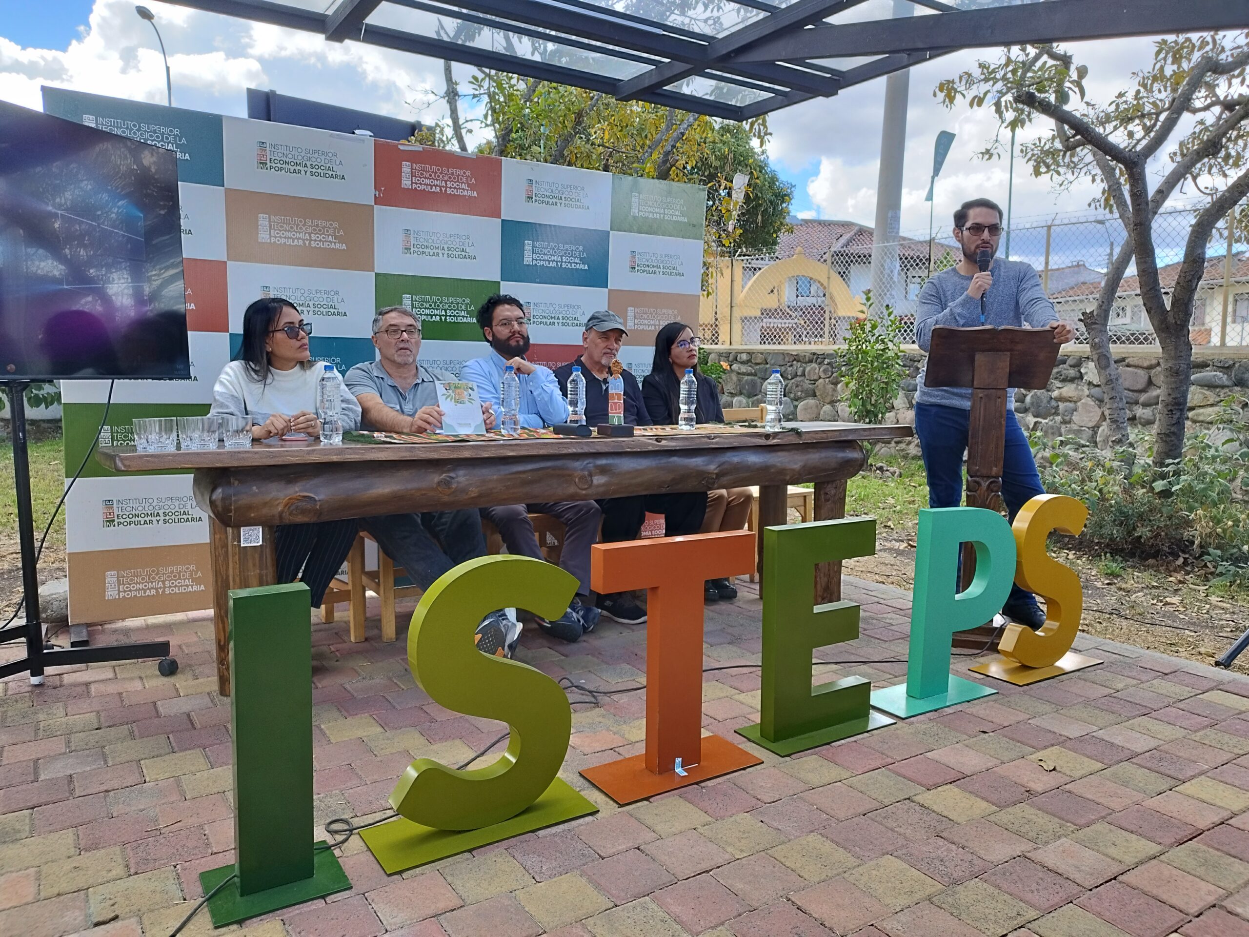 Economías Alternativas y Solidarias se analizan en evento académico internacional.
